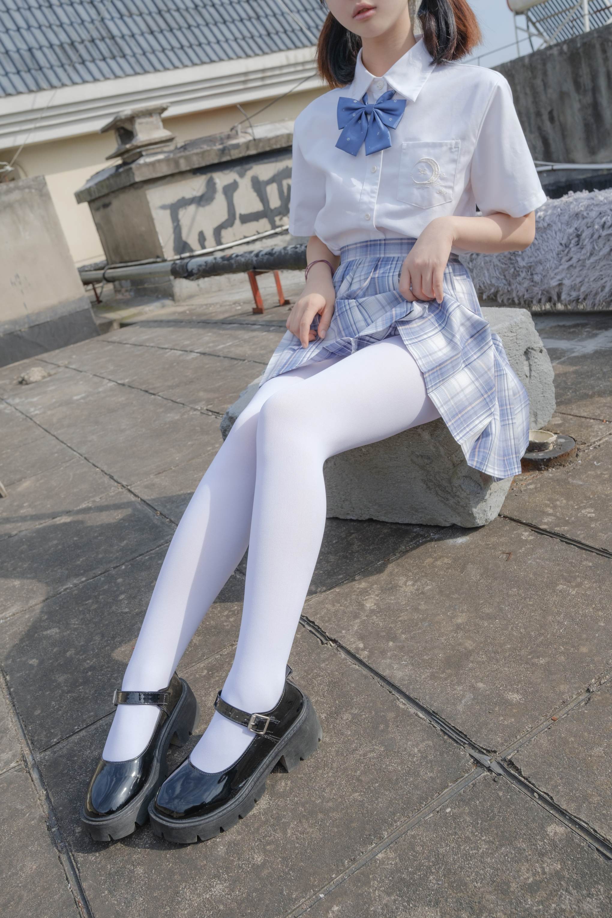 森萝财团-VIP内部作品 月下-005 小夜 80D真空白丝  [74P1V-2.04GB]