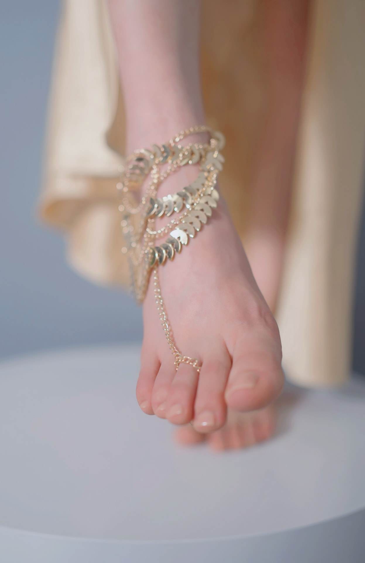 禅院熏-金色礼服 脚链 [32P-213MB]