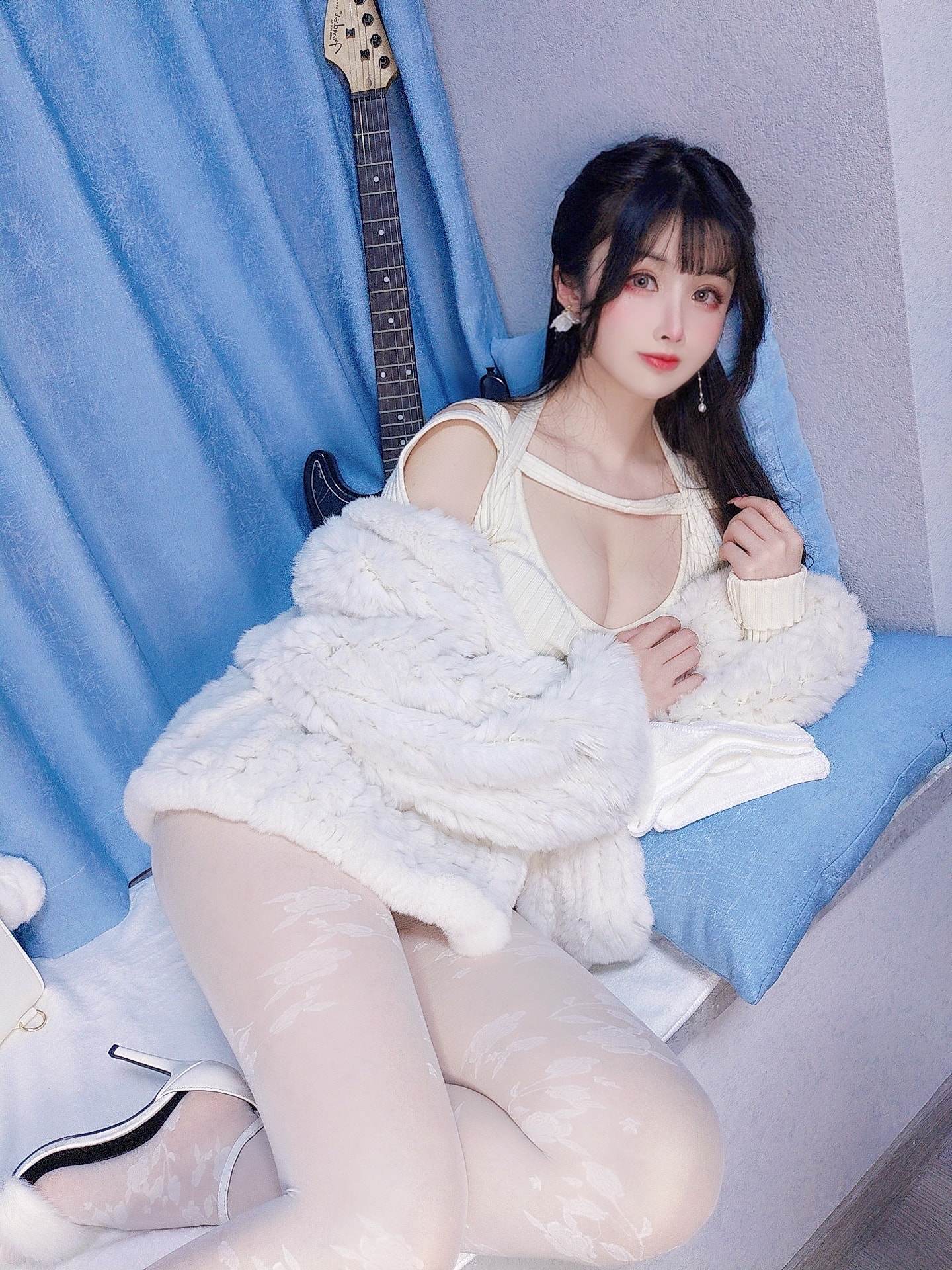 rioko凉凉子-白丝元宵节特辑 [25P3V-169MB]