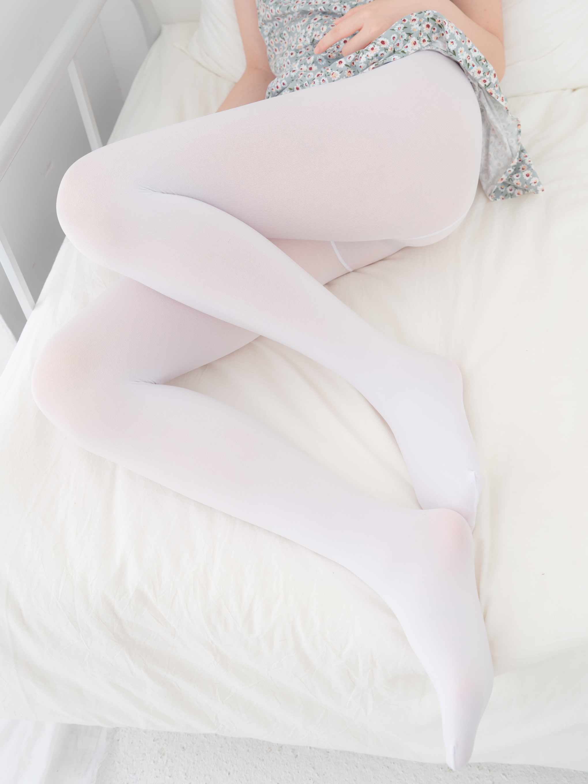 紧急企划-内部010 白丝小恩 一亿像素 [100P1V-3.71GB]