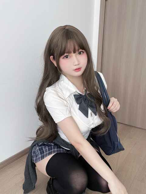 是依酱呀-学姐的日常 [35P3V-994MB]