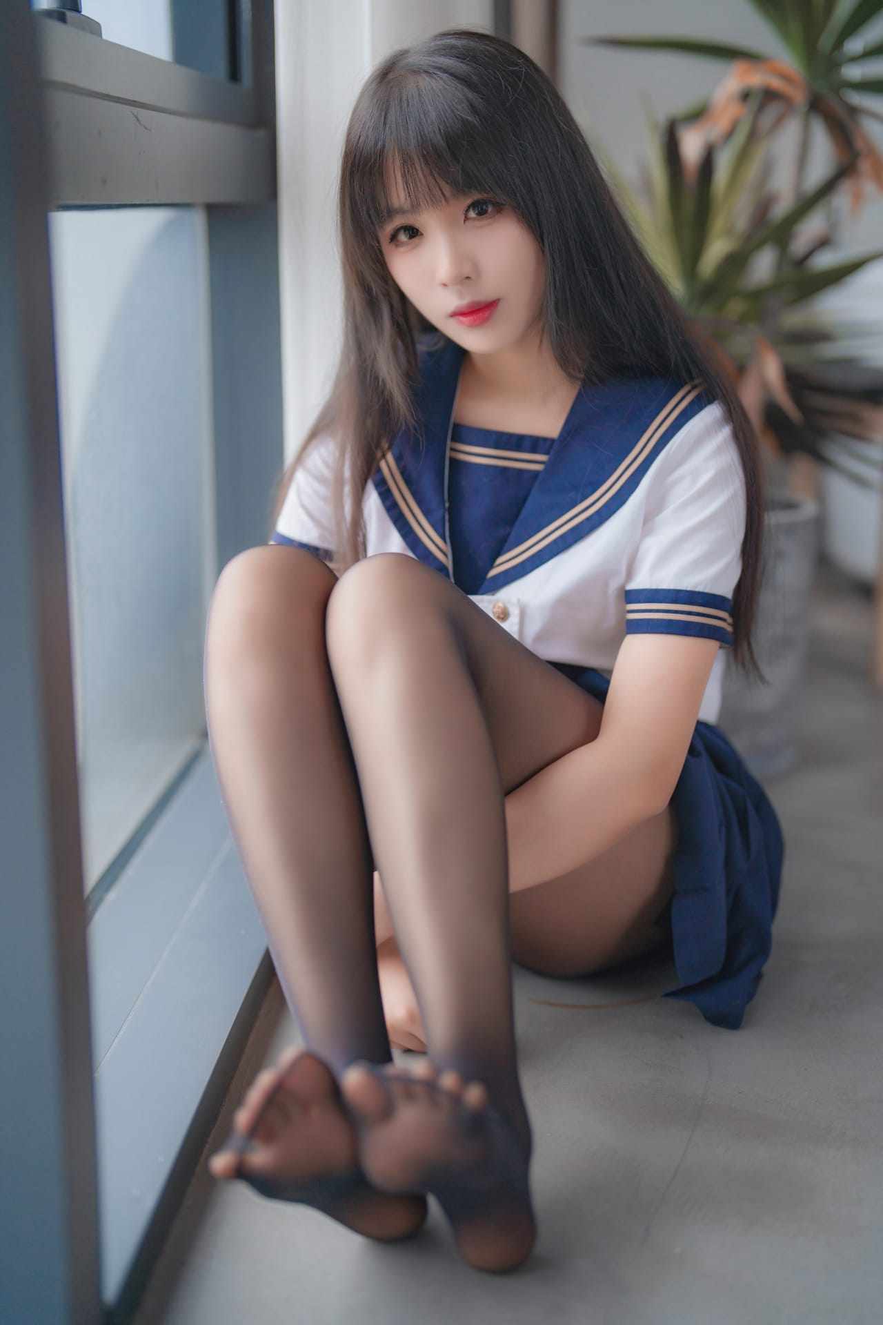 轩萧学姐-2023生日作 5月舰长 黑丝jk内衣 [32P-112MB]