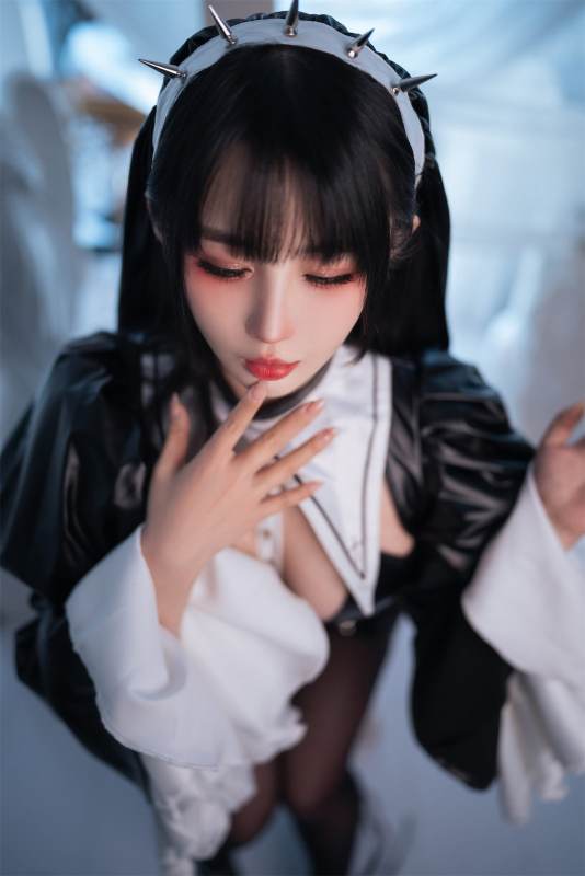 皮衣修女 [61P-521MB]