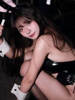 雨中透明兔女郎 [35P-337MB]