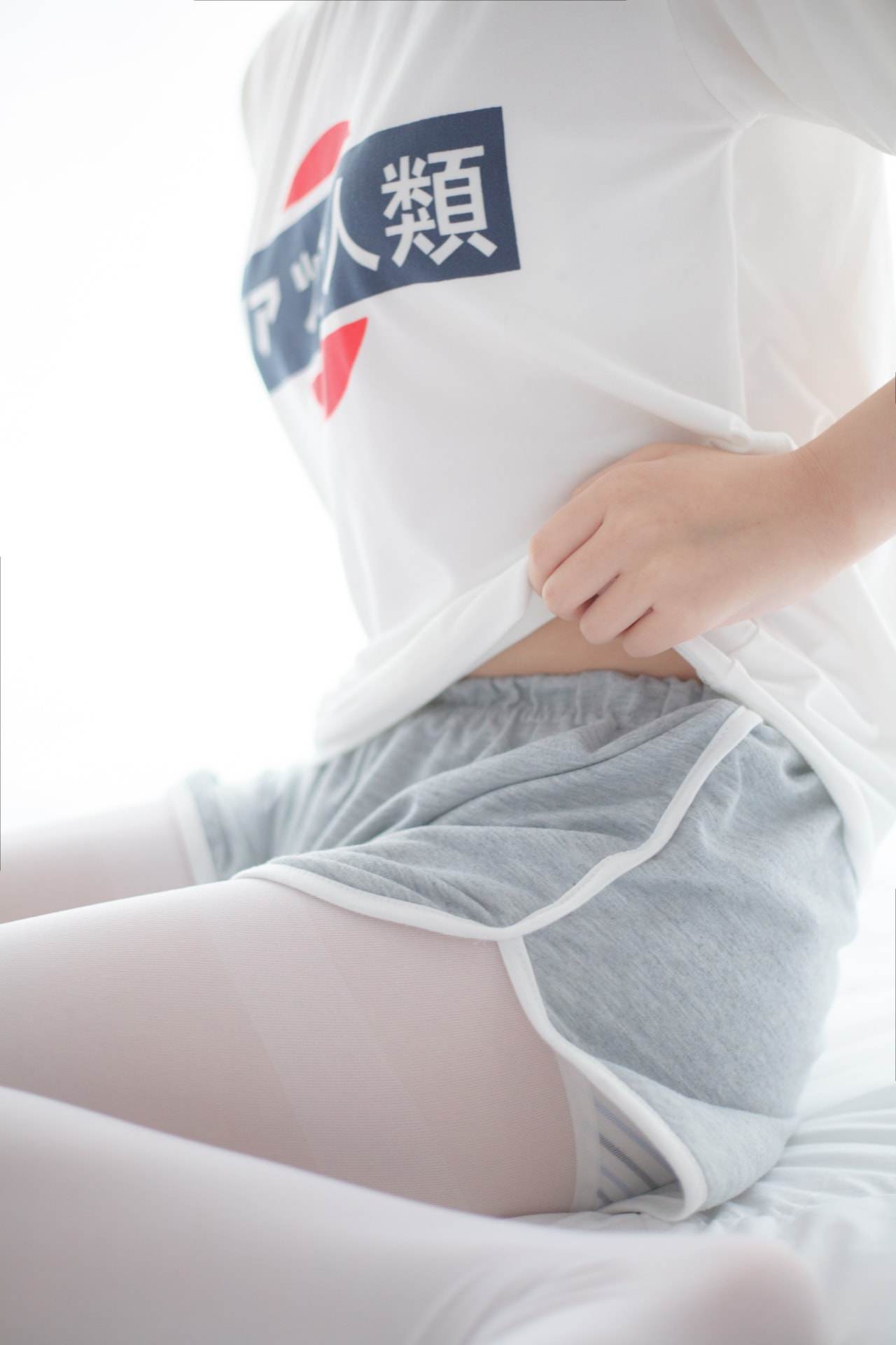 少女秩序-VOL.001 小卉子 白丝 [30P-185MB]