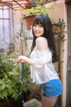 夏日小院 [33P-638MB]