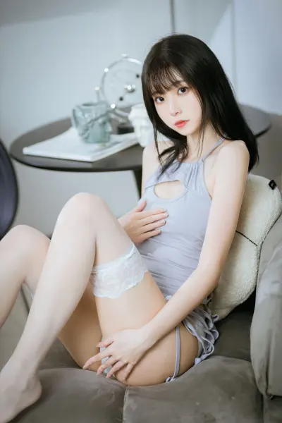 白丝蓝裙