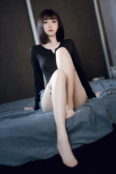纯欲牛仔短裤2