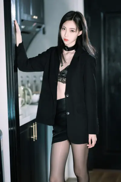 黑丝西装