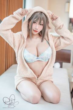2023年11月Fantia订阅 (4套+视频) [174P12V-1.95GB]
