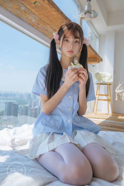 稚乖画册-晴空01 赤西夜夜 白丝双马尾jk [79P-600MB]