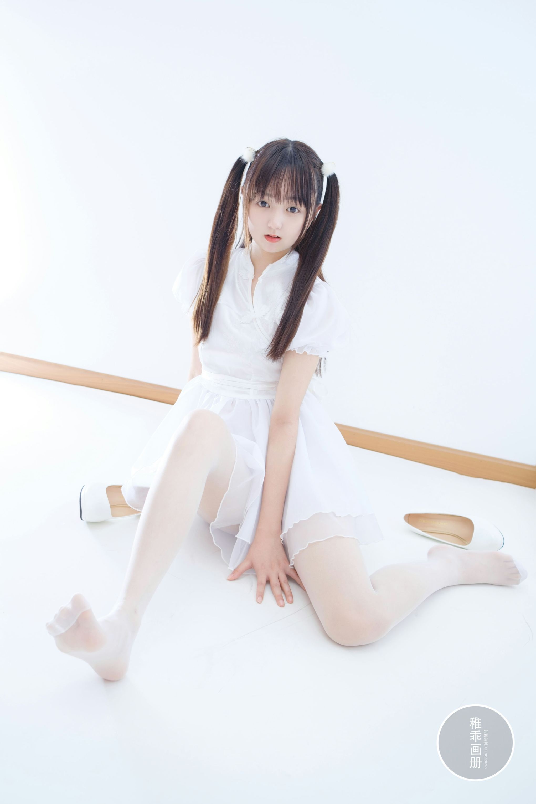 稚乖画册-新堂01 团子 双马尾 18D白丝 [65P1V-871MB]