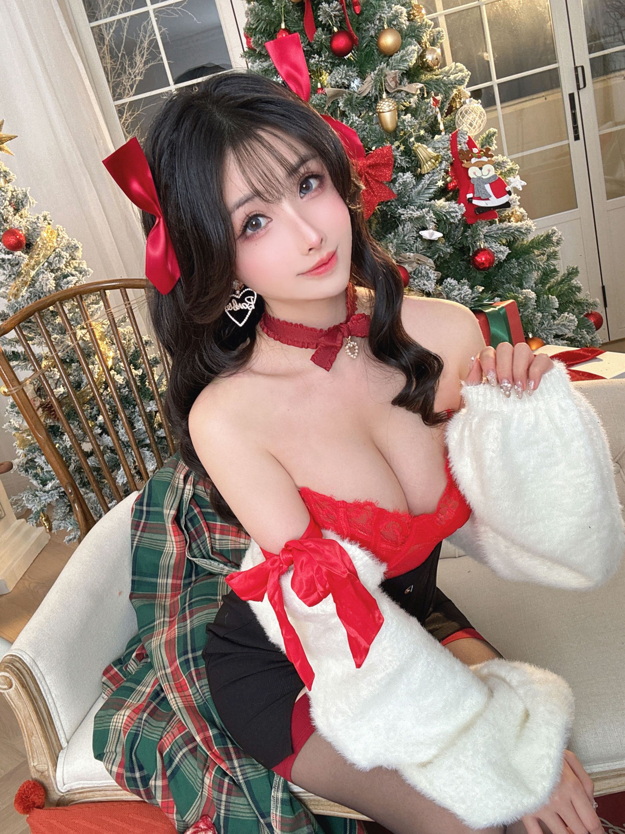 rioko凉凉子-圣诞礼物 [51P10V-1.18GB]