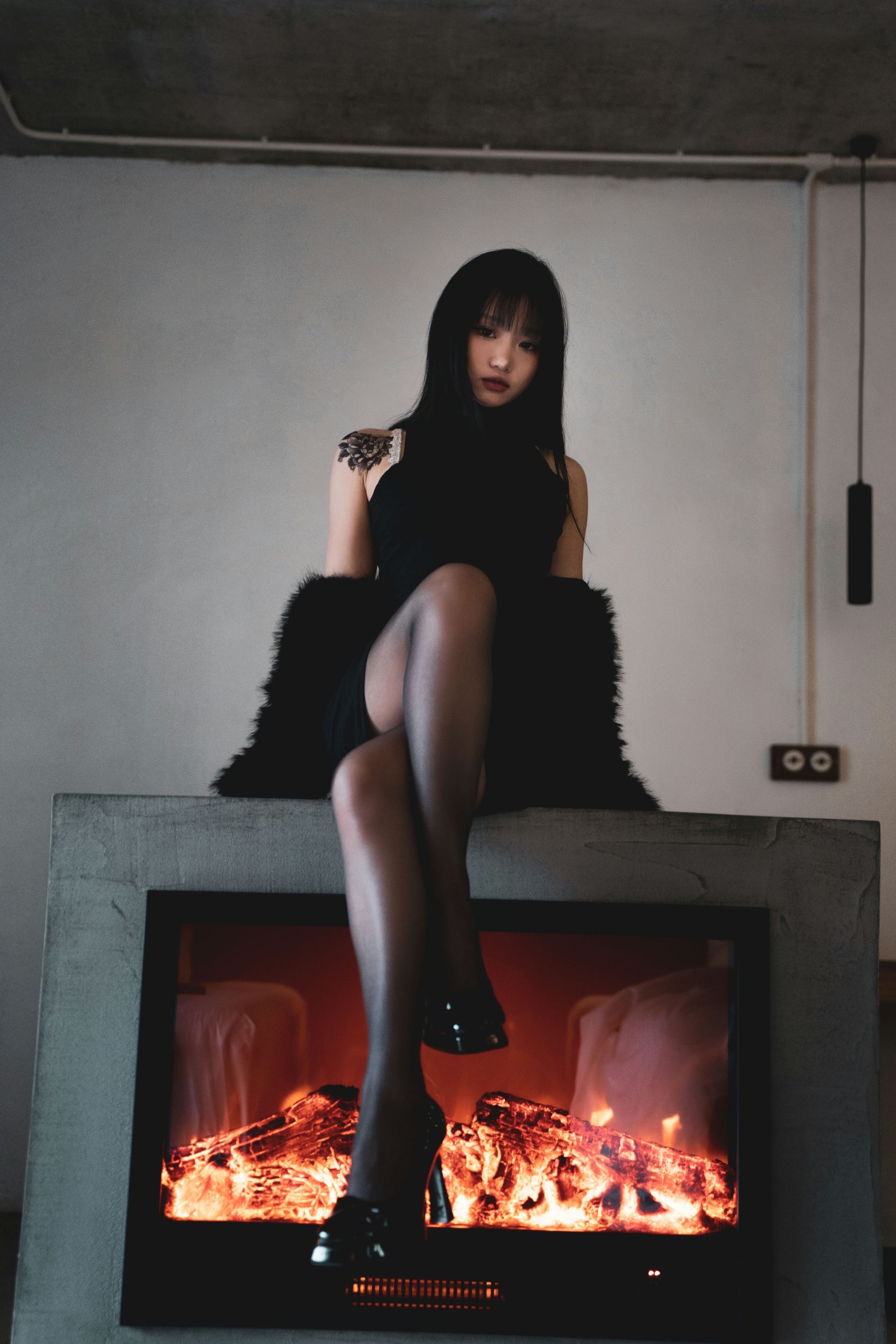 柒柒不可爱-清寂 [22P-308MB]