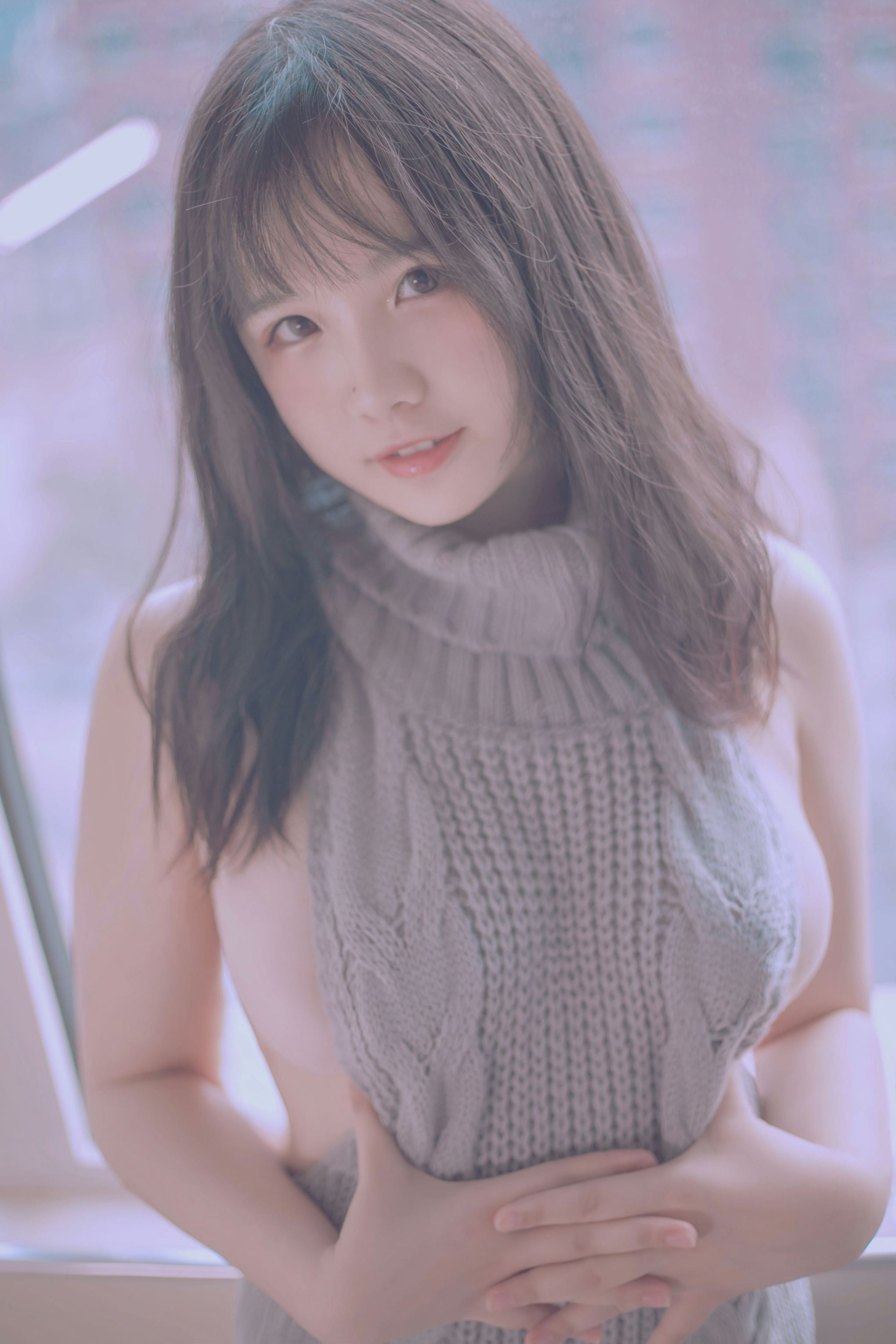 阿半今天很开心-露背毛衣 [28P-157MB]