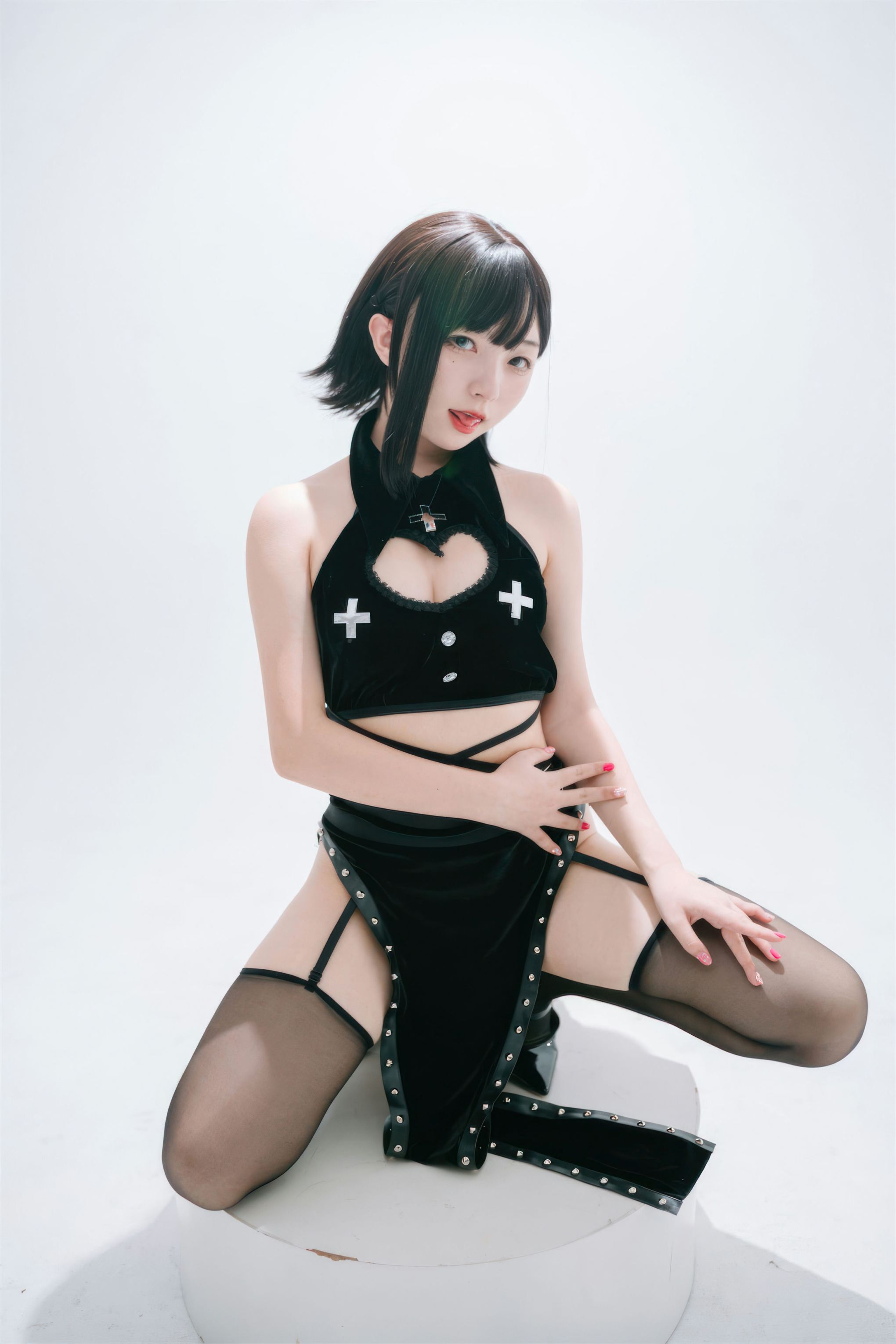 花铃Hana-吊带袜修女 [71P-400MB]