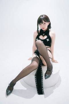吊带袜修女 [71P-400MB]