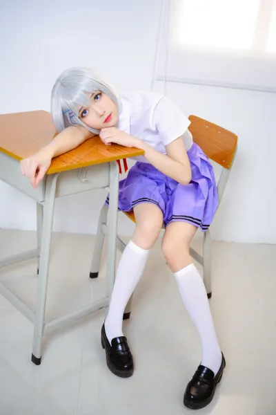 鸢一折纸 校服
