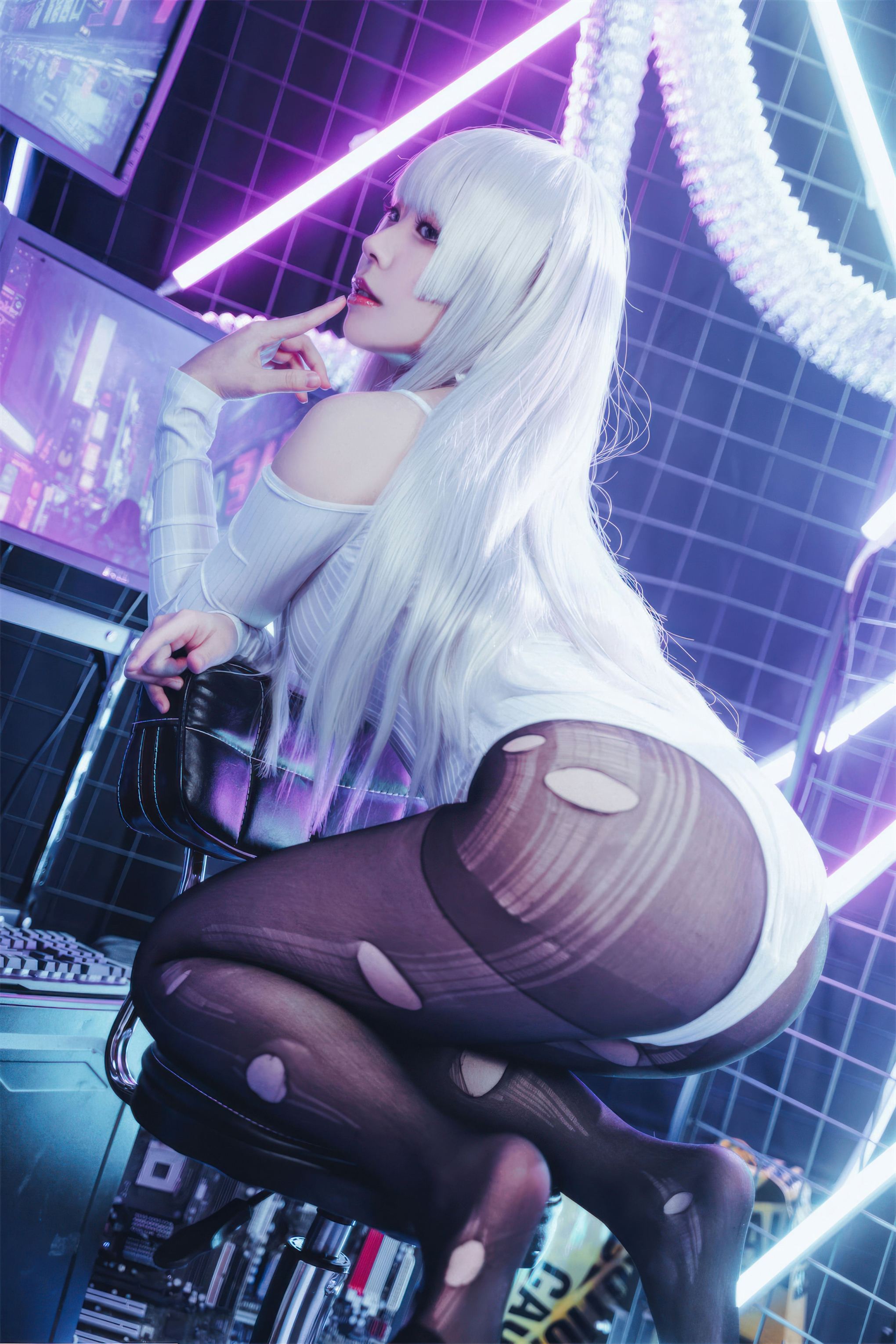 虎森森(嗷呜虎虎)-莺 [33P-348MB]