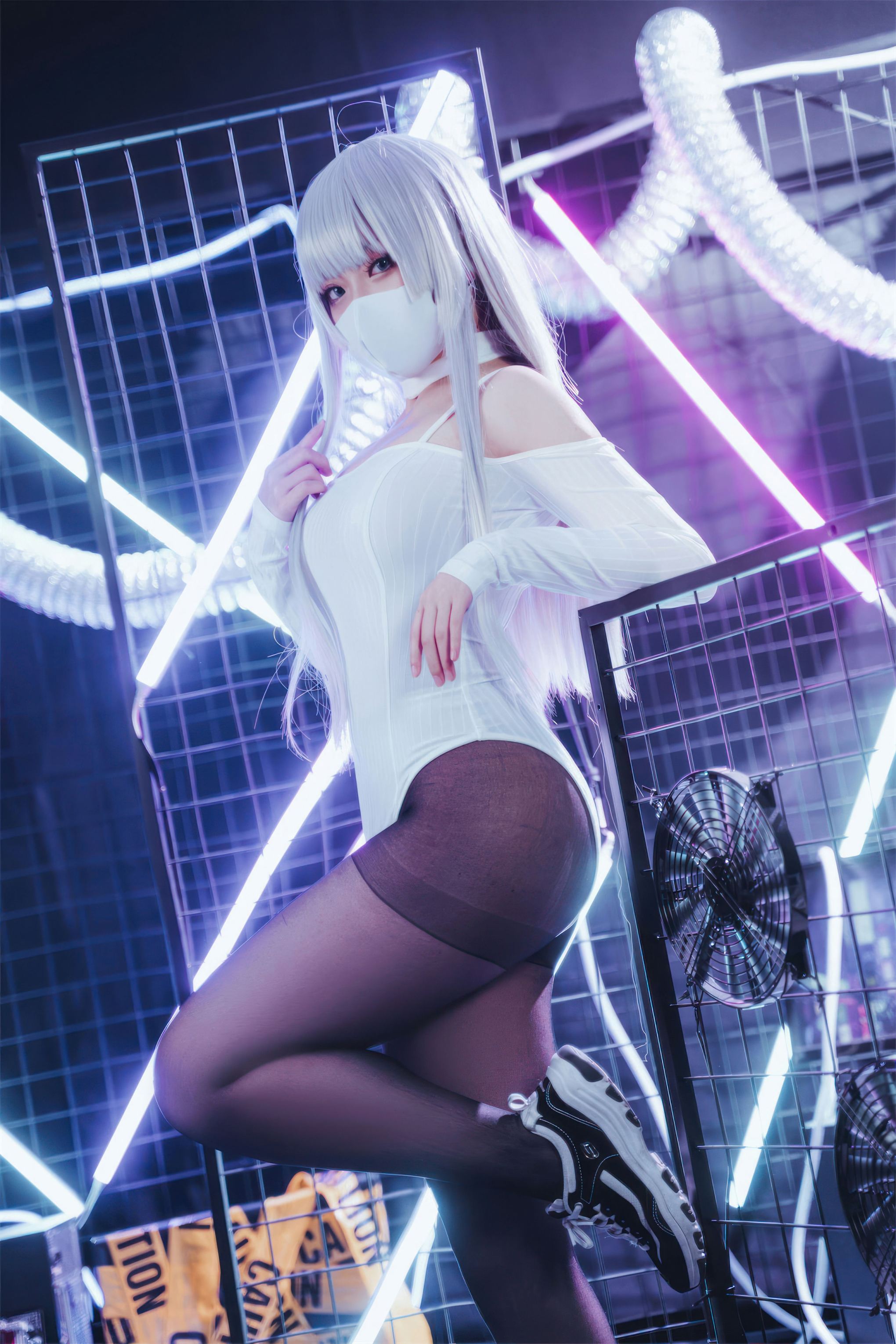 虎森森(嗷呜虎虎)-莺 [33P-348MB]