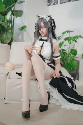 碧蓝航线 奥古斯特女仆