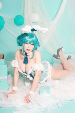 初音白兔 [41P-323MB]
