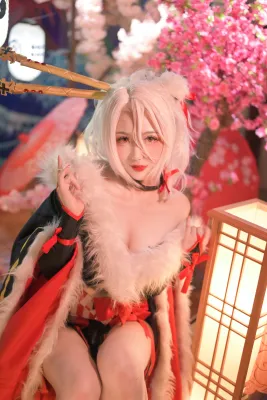 碧蓝航线 新春海因里希