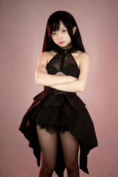 黑丝燕尾礼服