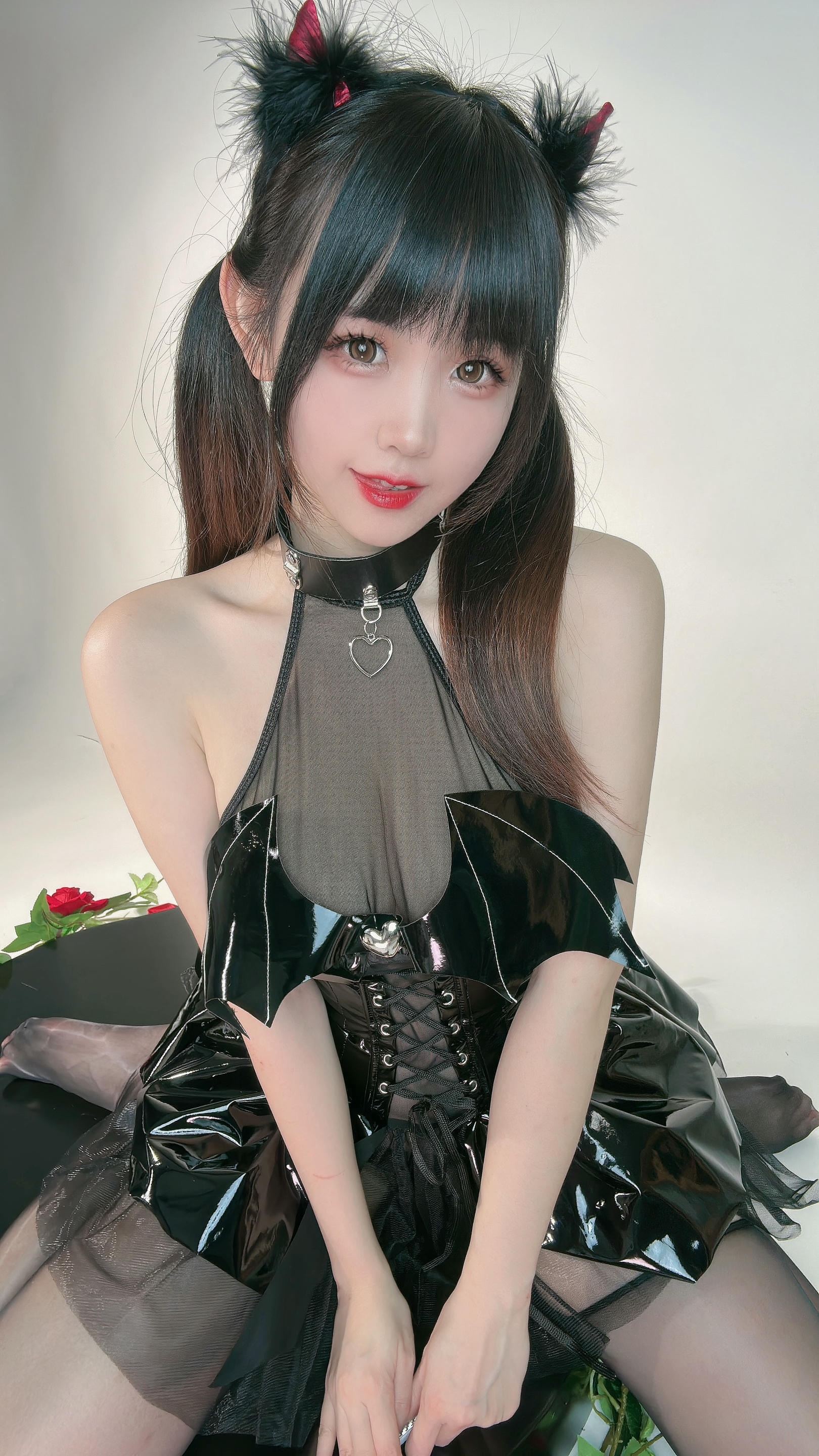 miko酱ww-小小恶魔 [29P-98MB]