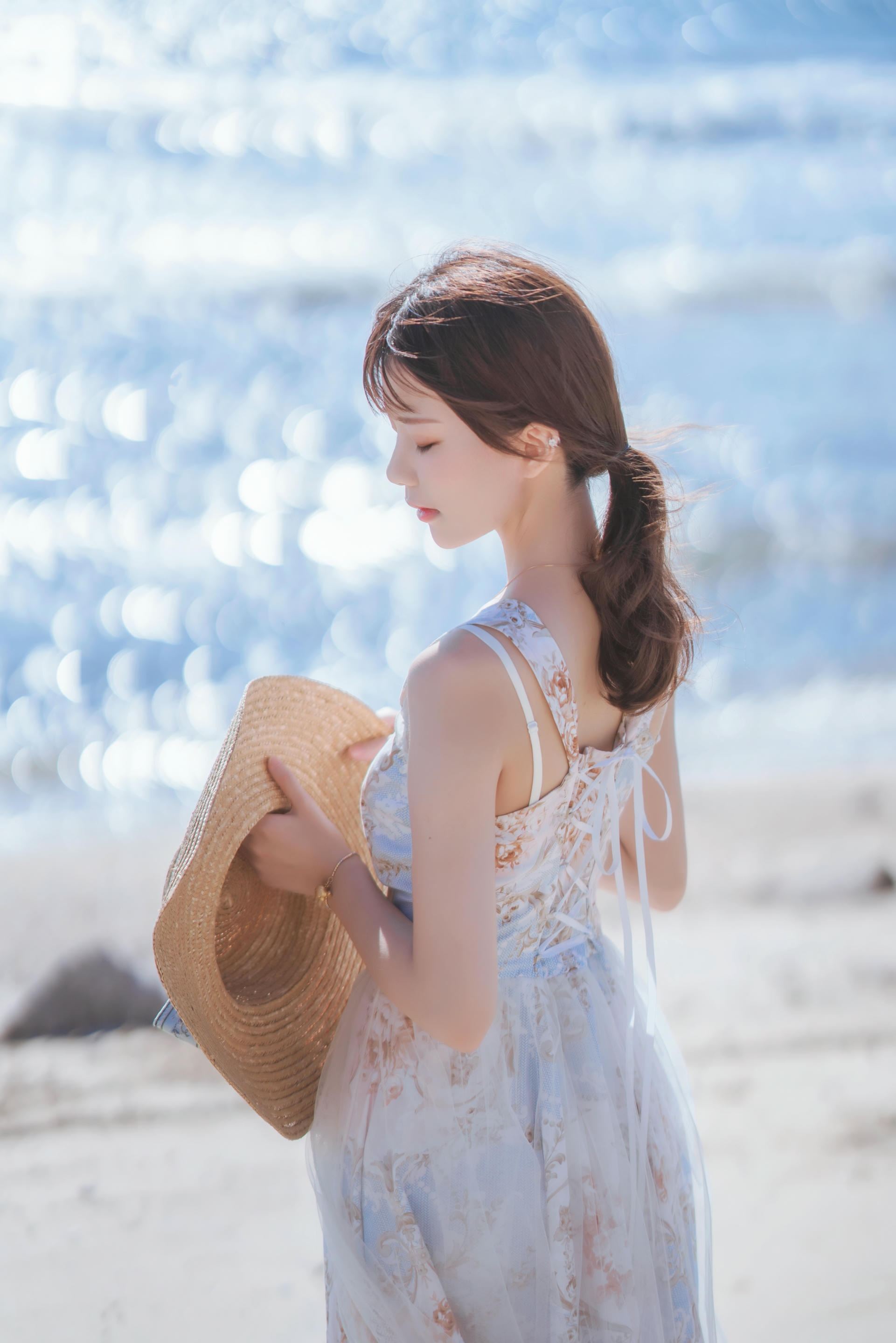 桜桃喵-发光的海 [18P-214MB]