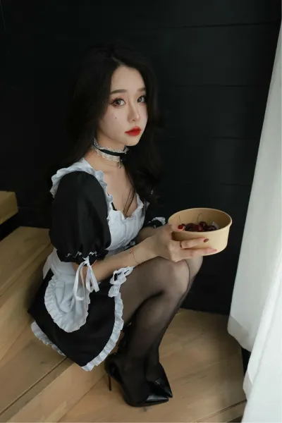 俏皮大奶女仆系列
