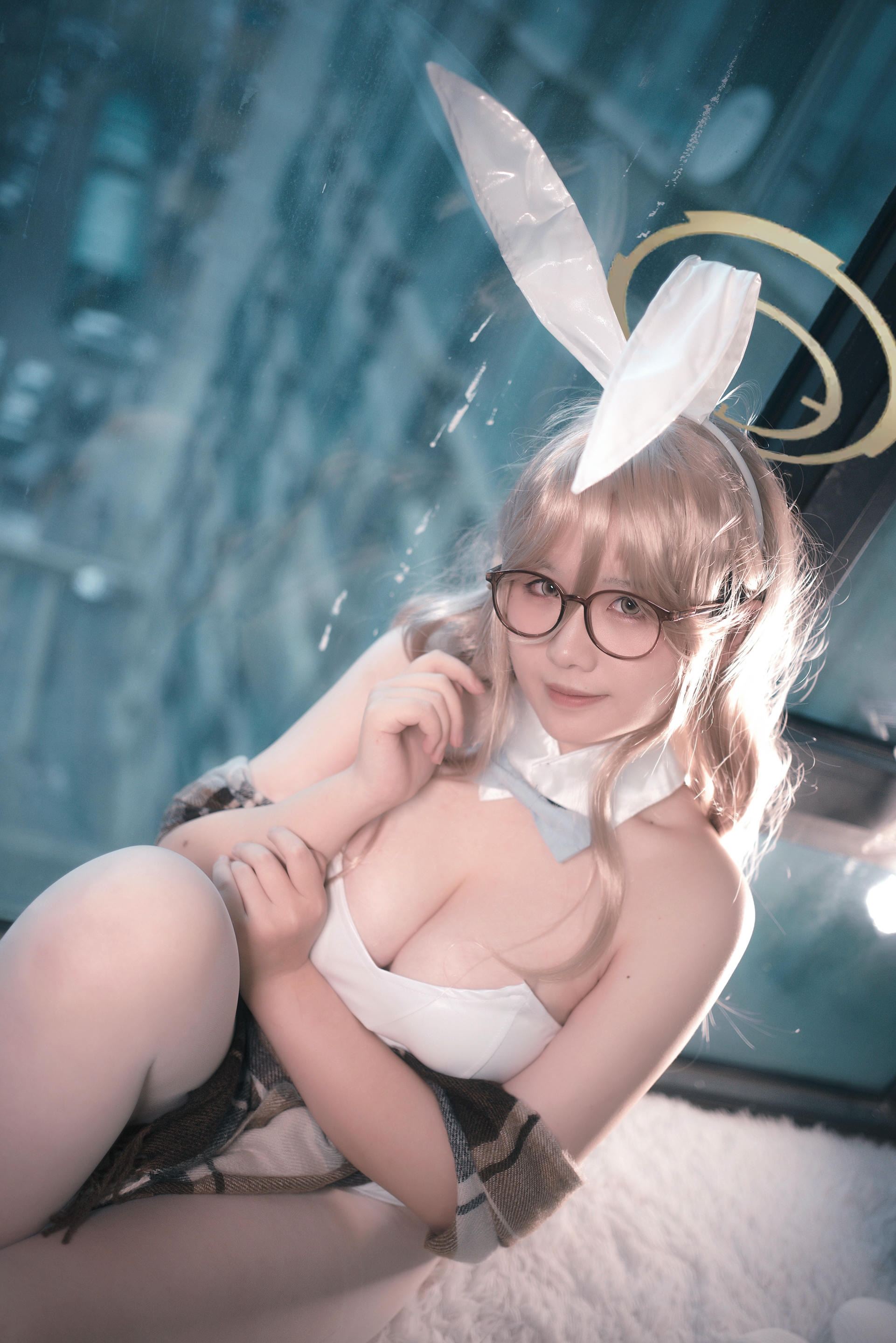 阿半今天很开心-碧蓝档案 兔茜 兔女郎 [47P7V-349MB]