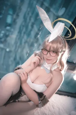 碧蓝档案 兔茜 兔女郎