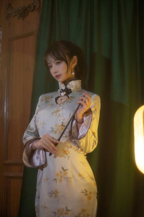 Shika小鹿鹿-中秋旗袍 [12P-94MB]