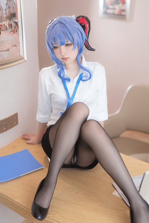 樱梨梨Eriri-原神 甘雨小秘书 [30P-566MB]