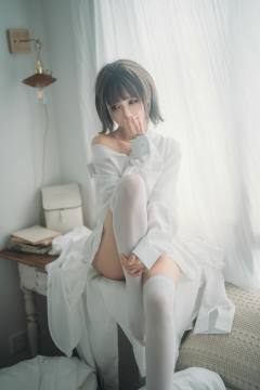 《衬衫窝》 [42P-606MB]
