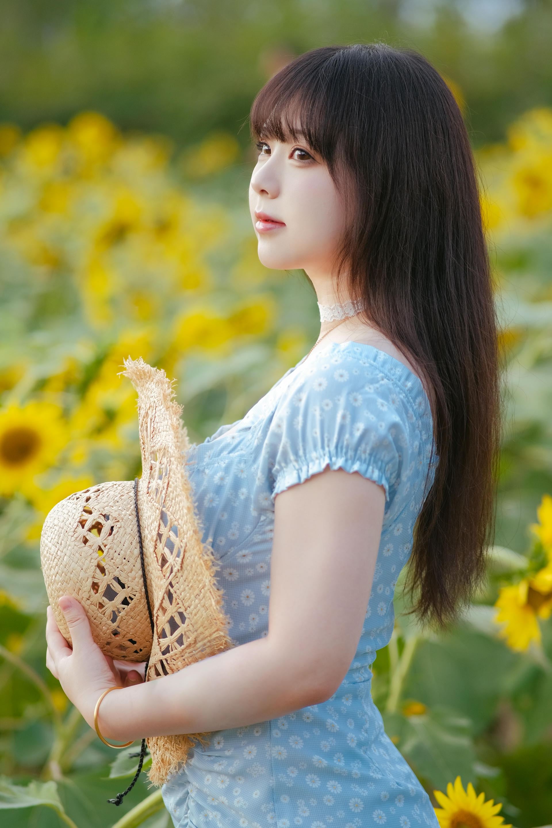 皮皮奶-彼女向日葵 [35P-251MB]