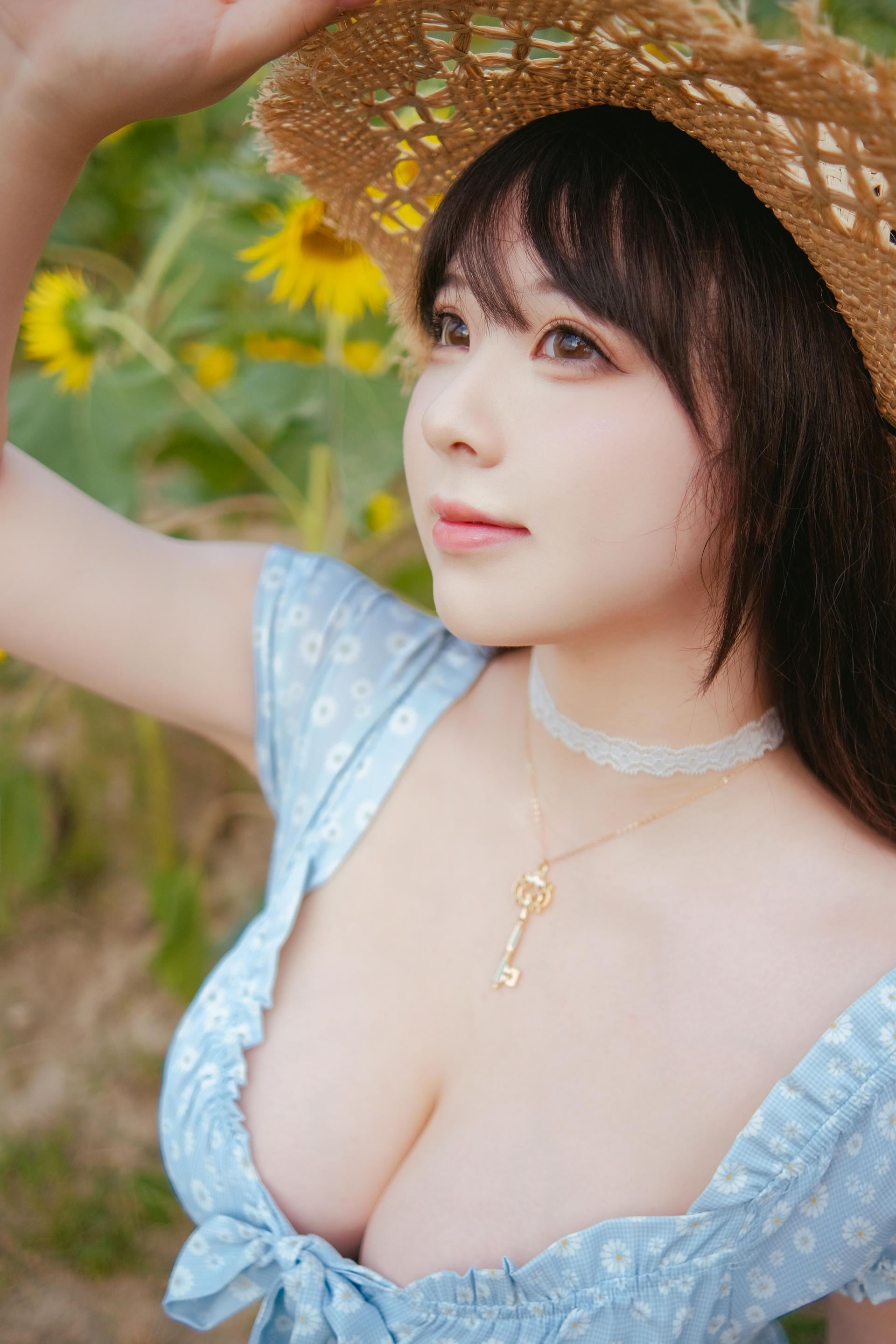 皮皮奶-彼女向日葵 [35P-251MB]