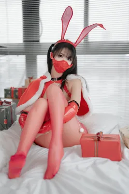 2024圣诞红丝兔女郎