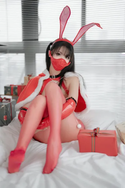 2024圣诞红丝兔女郎