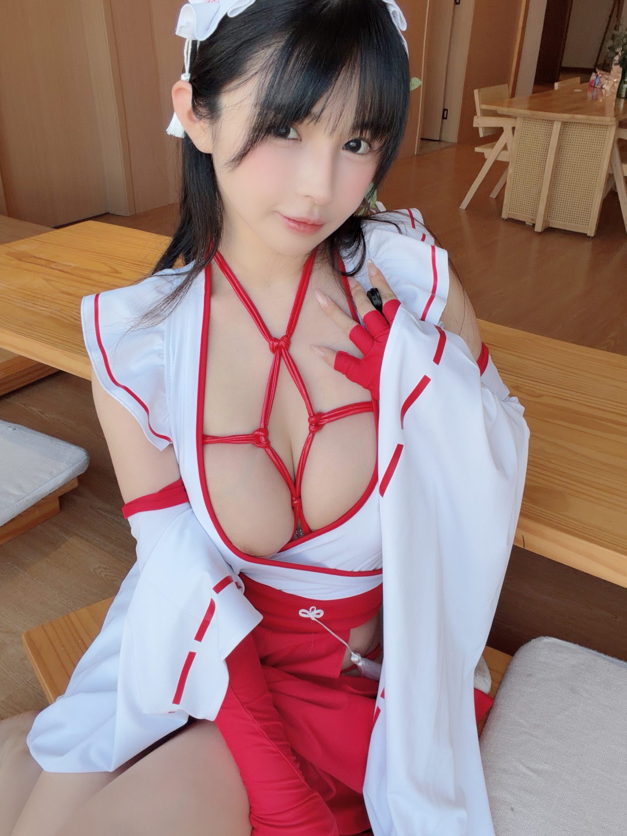 红绳女巫 [119P2V-1.02GB]