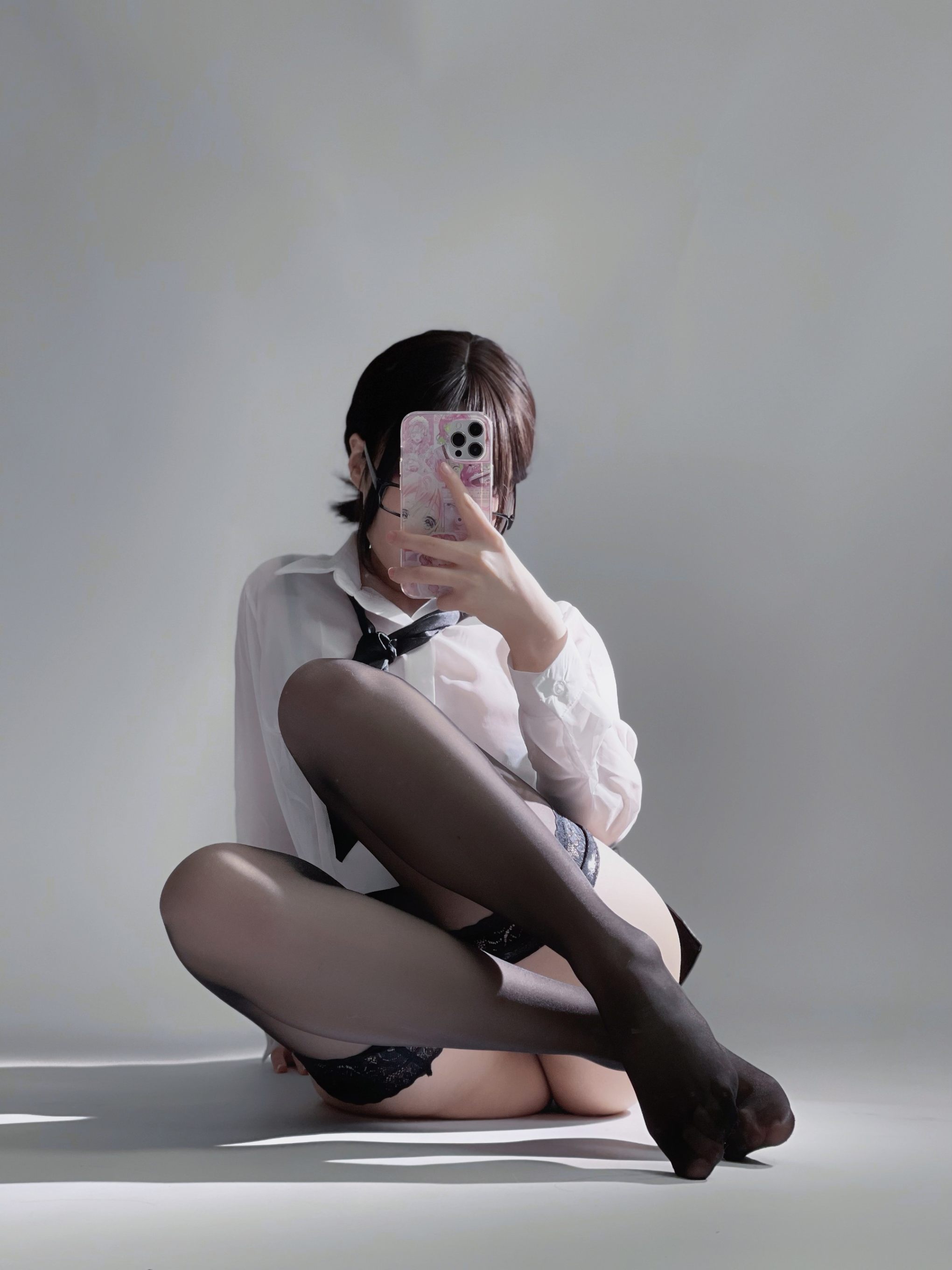 幼爱Youmeko-黑丝眼镜OL