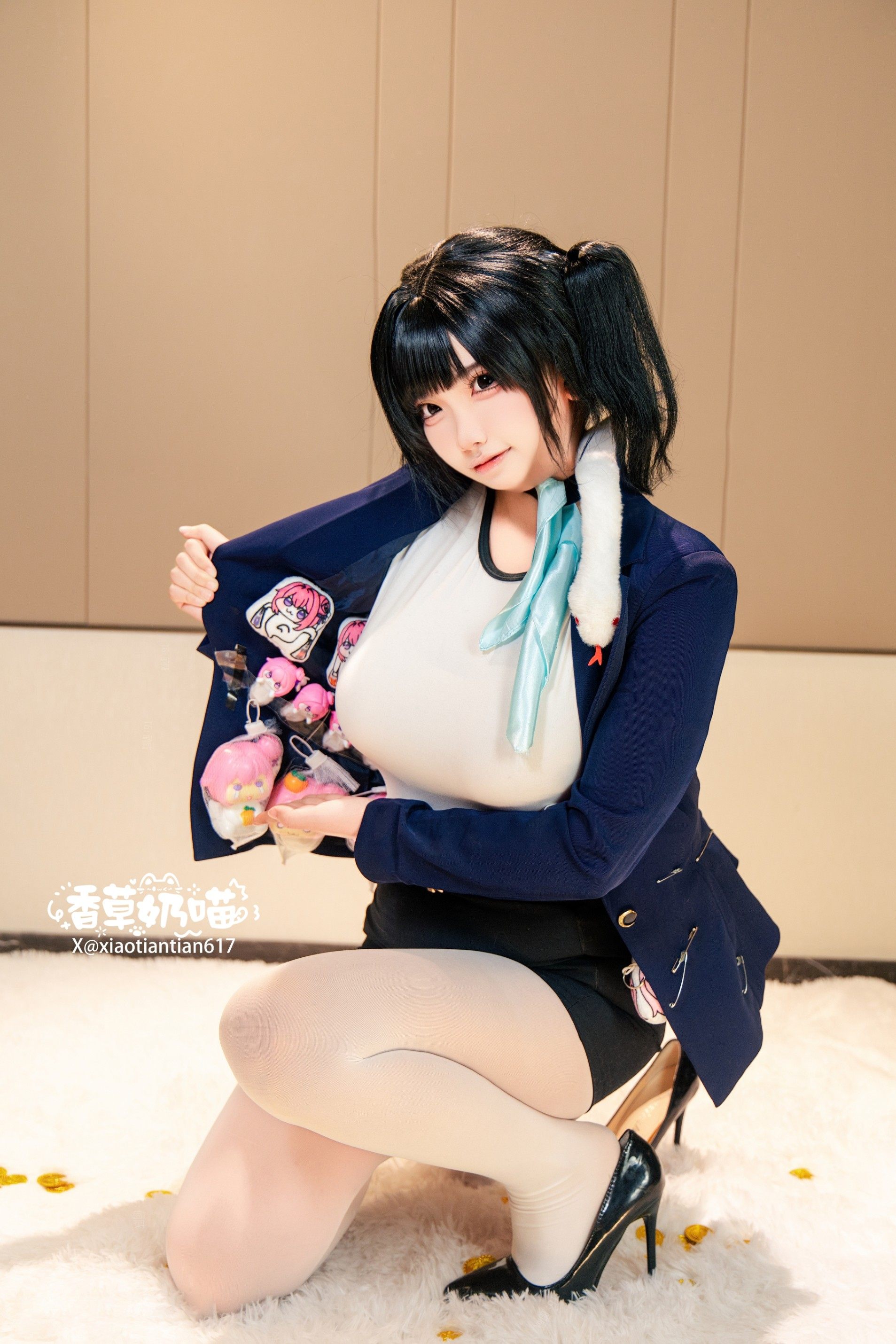 香草奶喵-NIKKE 胜利女神 白丝索拉 [136P22V-2.64GB]