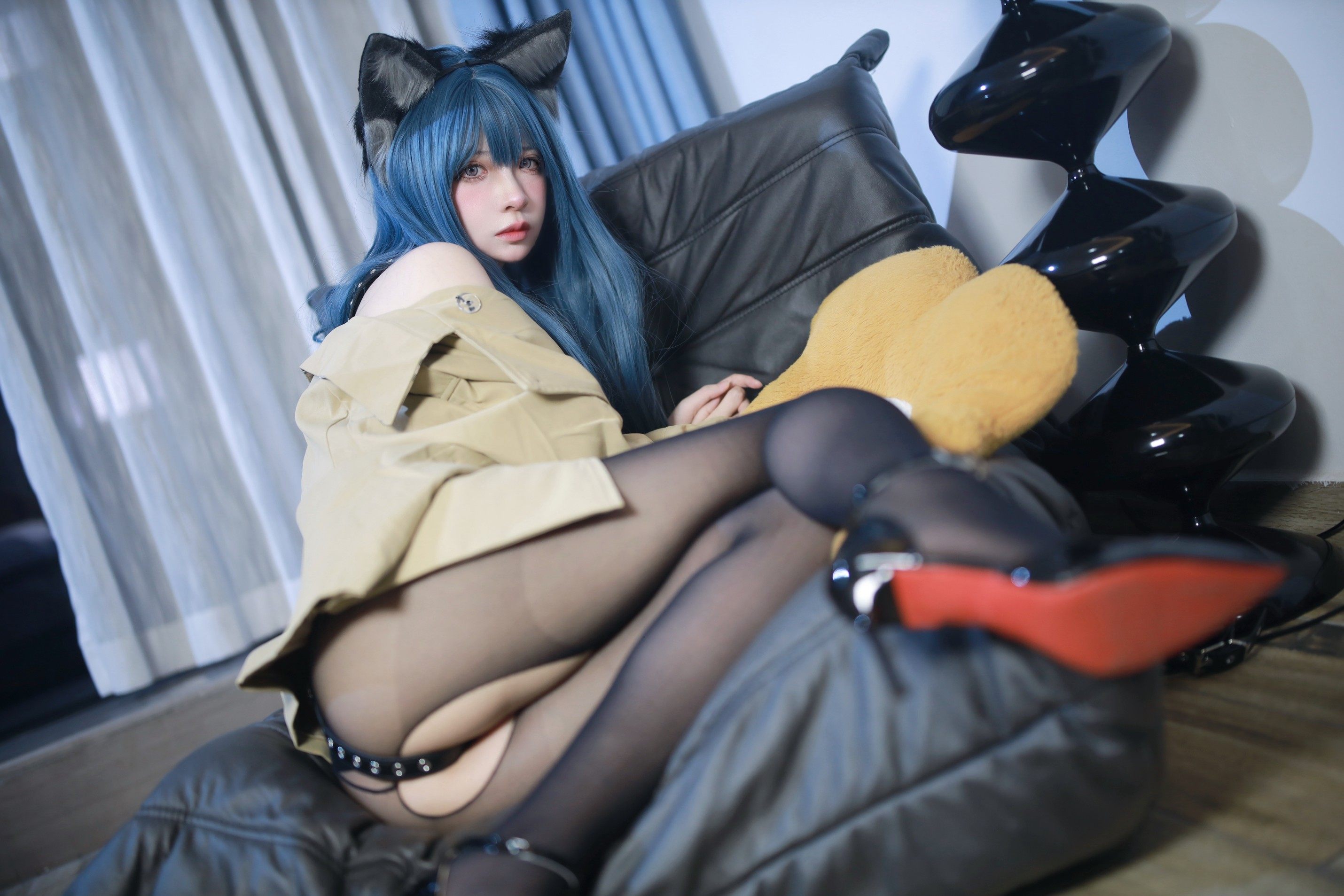 2025年生日本 蓝发猫耳 连体束缚衣