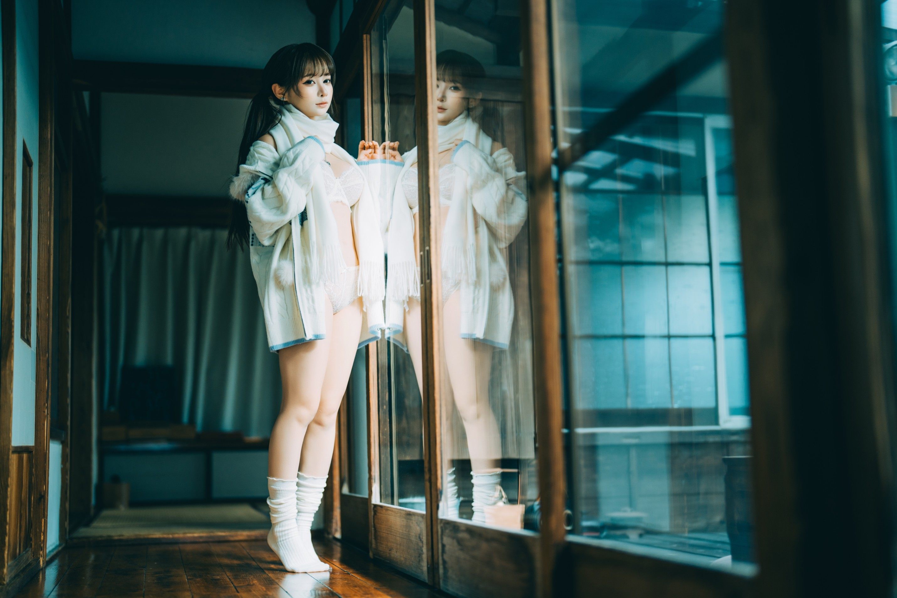 情人节 [26P-270MB]