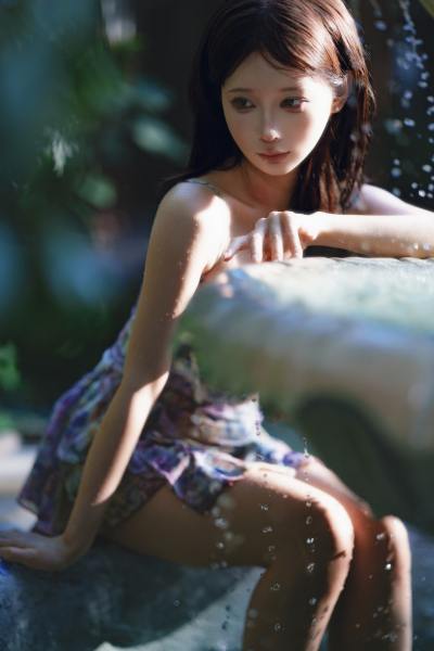 蠢沫沫 水池碎花裙 Cosplay写真第 9 张