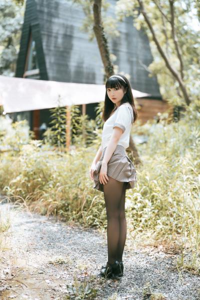 面饼仙儿 黑丝露营JK [40P-499MB] Cosplay写真第 11 张