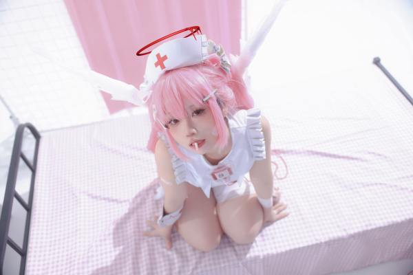 G44不会受伤 见习看护师 月夜见爱 [31P-453MB] Cosplay写真第 11 张