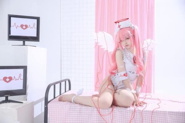 G44不会受伤 见习看护师 月夜见爱 [31P-453MB] Cosplay写真第 19 张