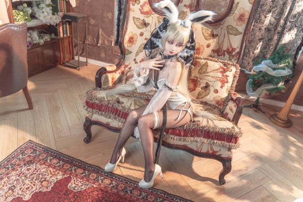 狐玖玖 碧蓝航线 可畏 白兔女郎 [25P-664MB] Cosplay写真第 5 张
